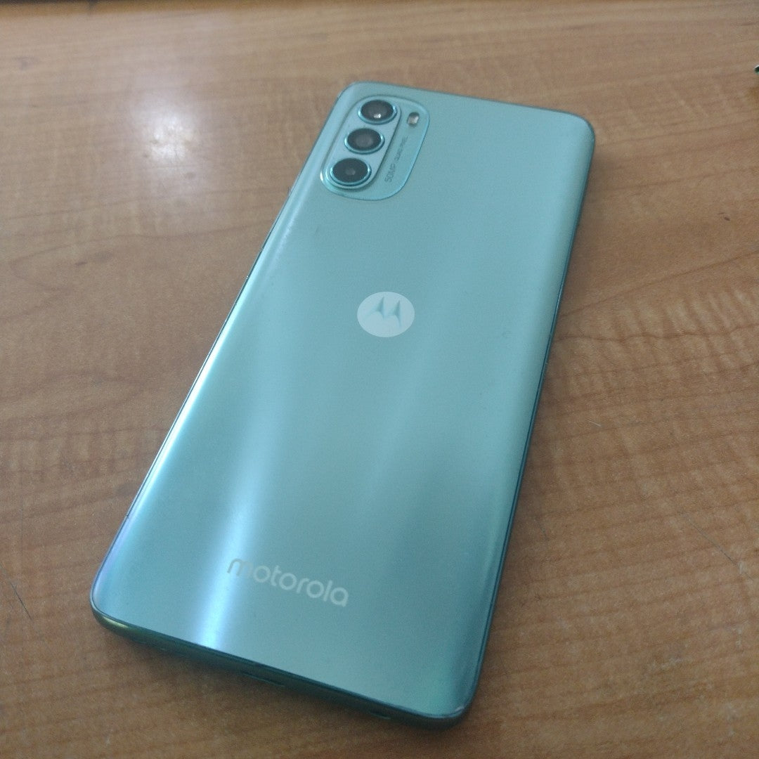 CELULAR MOTOROLA MOTO G62 5G XT2223-2 128 GB 4 GB RAM (SEMINUEVO)