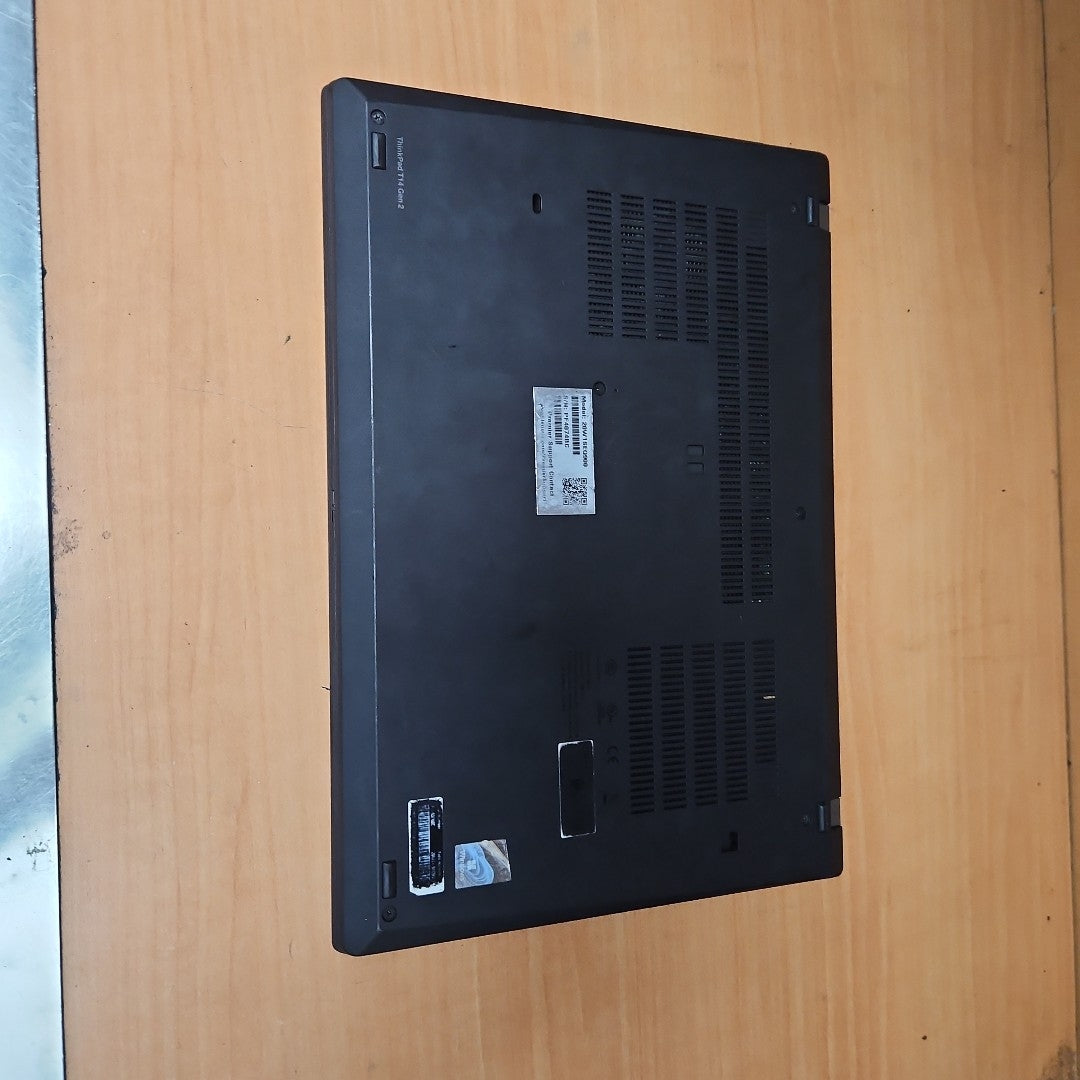 LAPTOP LENOVO THINKPAD T14 GEN 2 (2022) 256 GB SSD 16 GB RAM (SEMINUEVO)