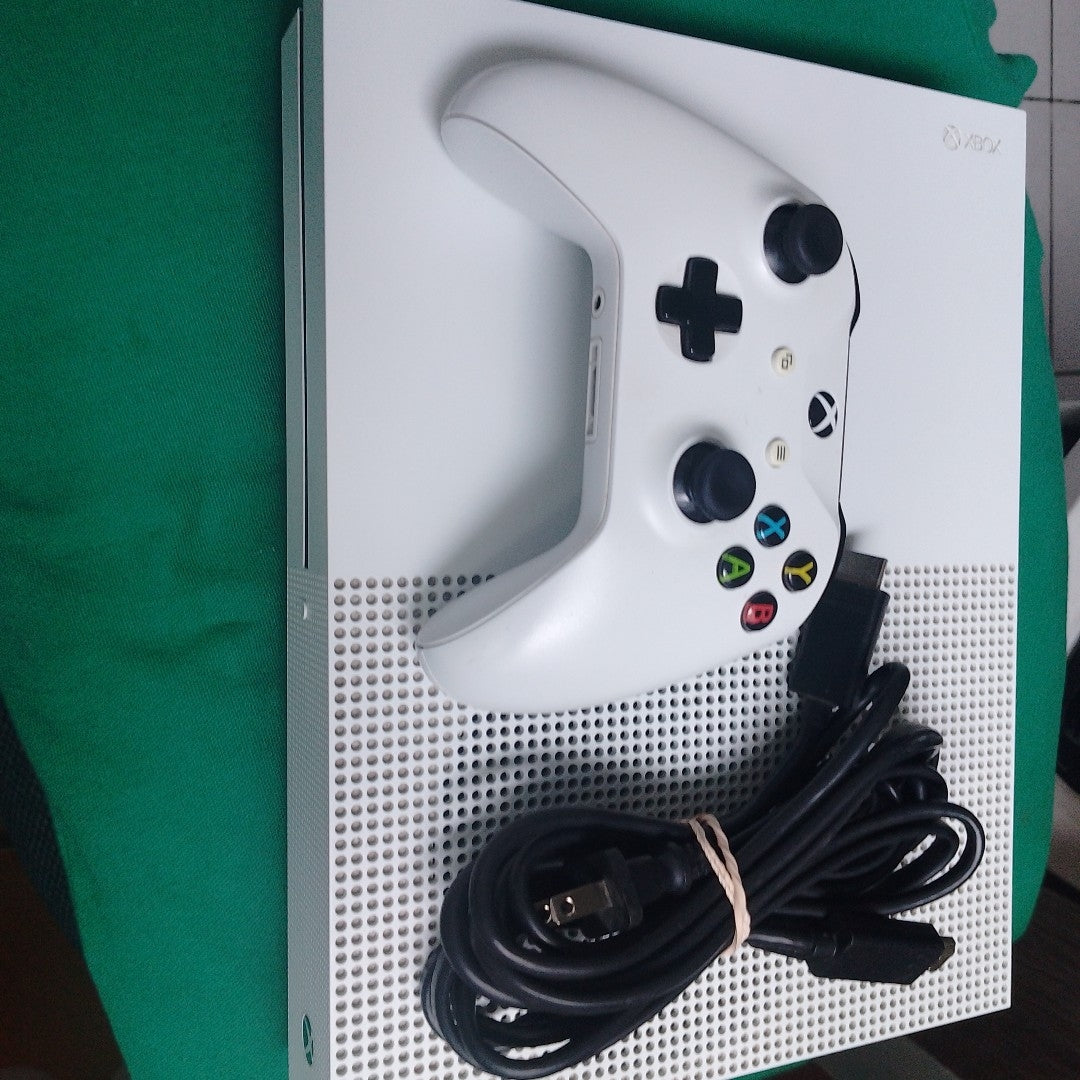 CONSOLA DE VIDEOJUEGO MICROSOFT XBOX ONE S 1 TB