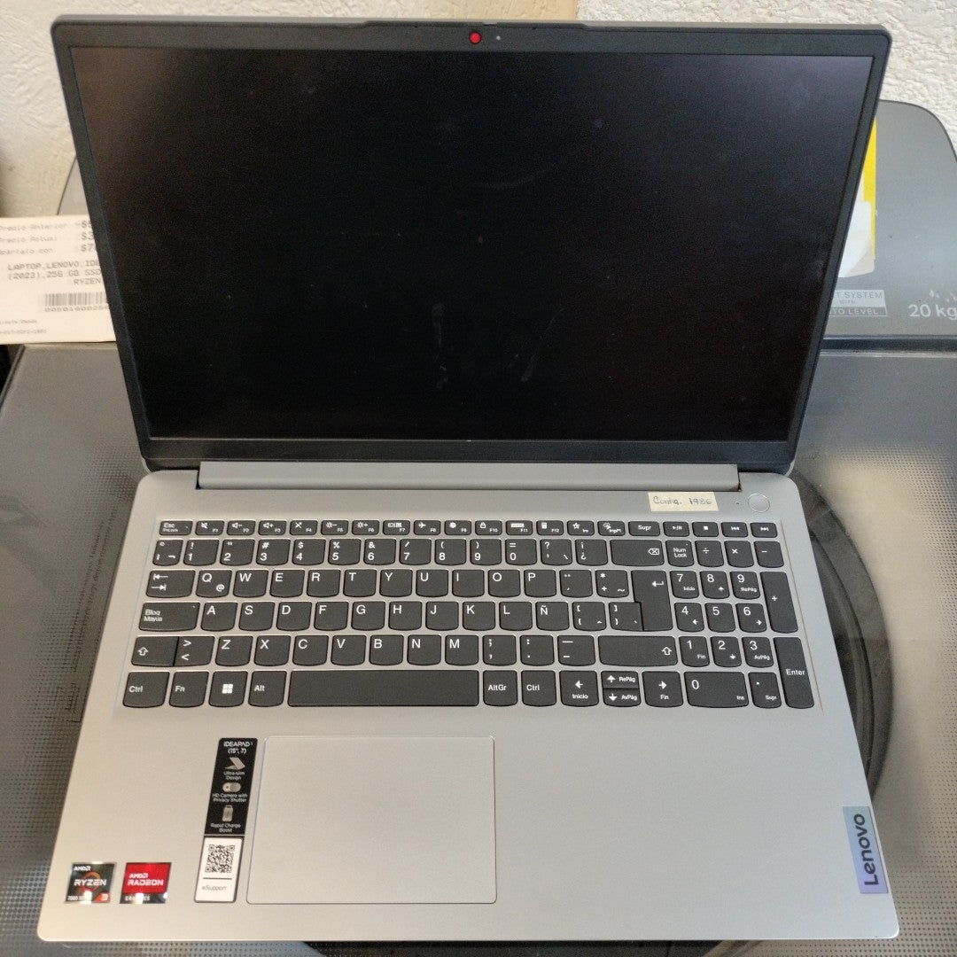 LAPTOP LENOVO IDEAPAD 1 15AMN7 (2023) 256 GB SSD 8 GB RAM (SEMINUEVO)