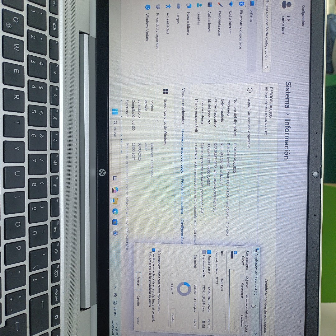 LAPTOP HP PROBOOK 440 G8 (2022) 256 GB SSD 8 GB RAM (SEMINUEVO)
