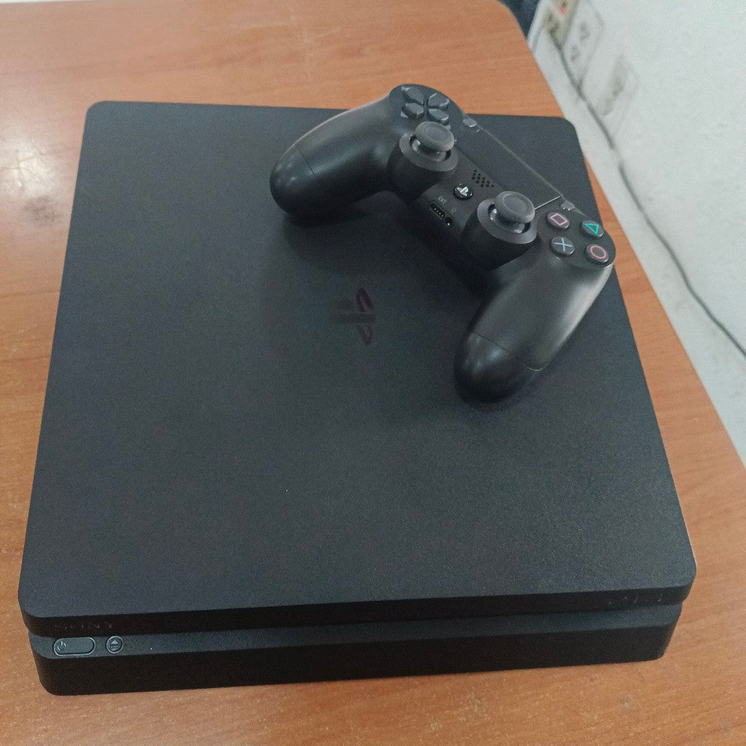 CONSOLA DE VIDEOJUEGO SONY PS4 SLIM 1 TB (SEMINUEVO)