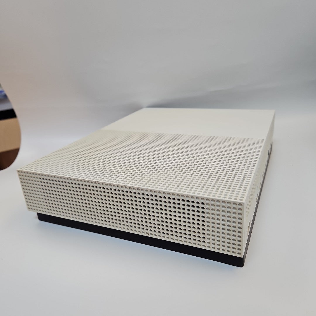 CONSOLA DE VIDEOJUEGO MICROSOFT XBOX ONE S 1 TB (SEMINUEVO)