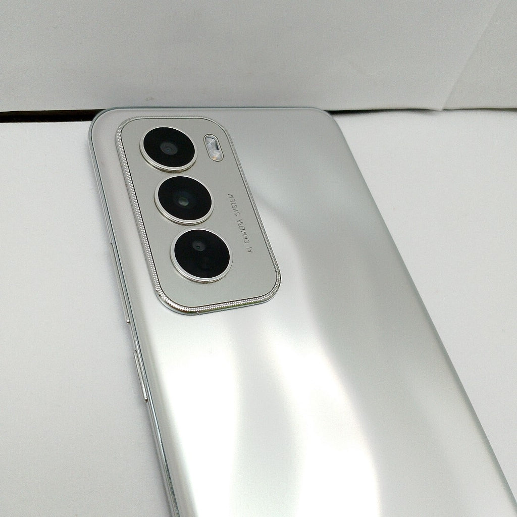 CELULAR OPPO   RENO12 5G CPH2625 (2024) 512 GB 12 GB RAM