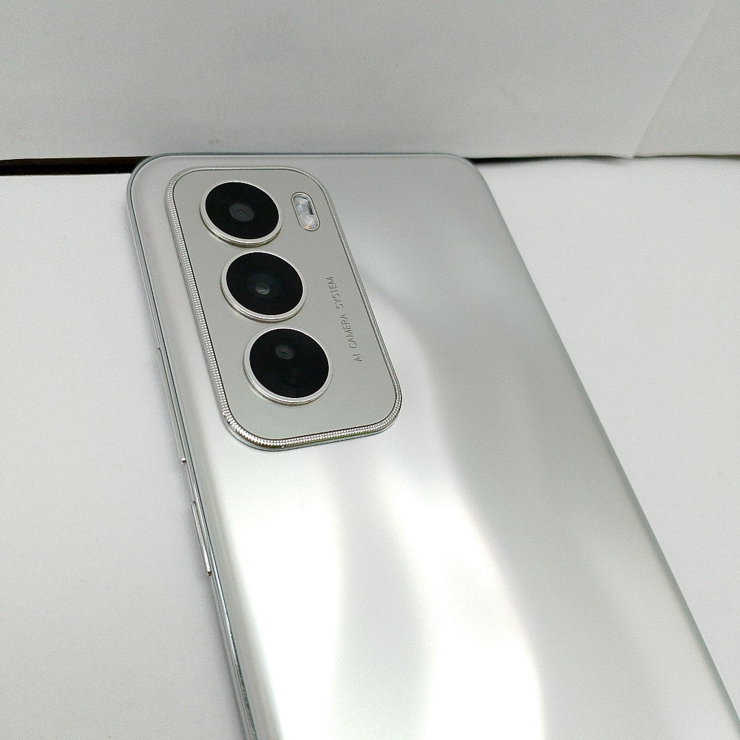 CELULAR OPPO   RENO12 5G CPH2625 (2024) 512 GB 12 GB RAM