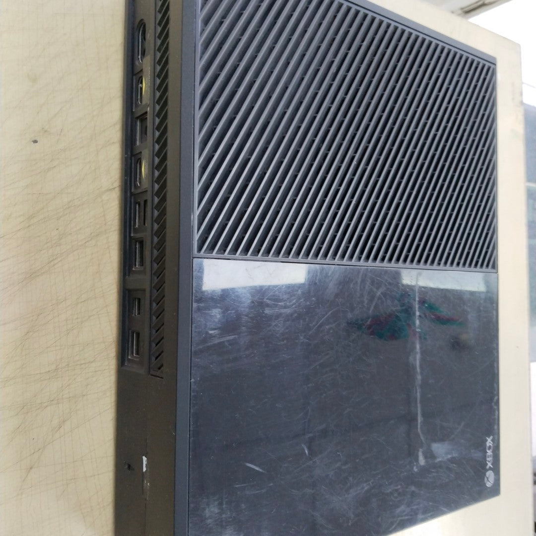 CONSOLA DE VIDEOJUEGO MICROSOFT XBOX ONE 500 GB  (SEMINUEVO)