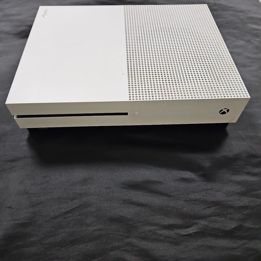 CONSOLA DE VIDEOJUEGO MICROSOFT XBOX ONE S 1 TB (SEMINUEVO)