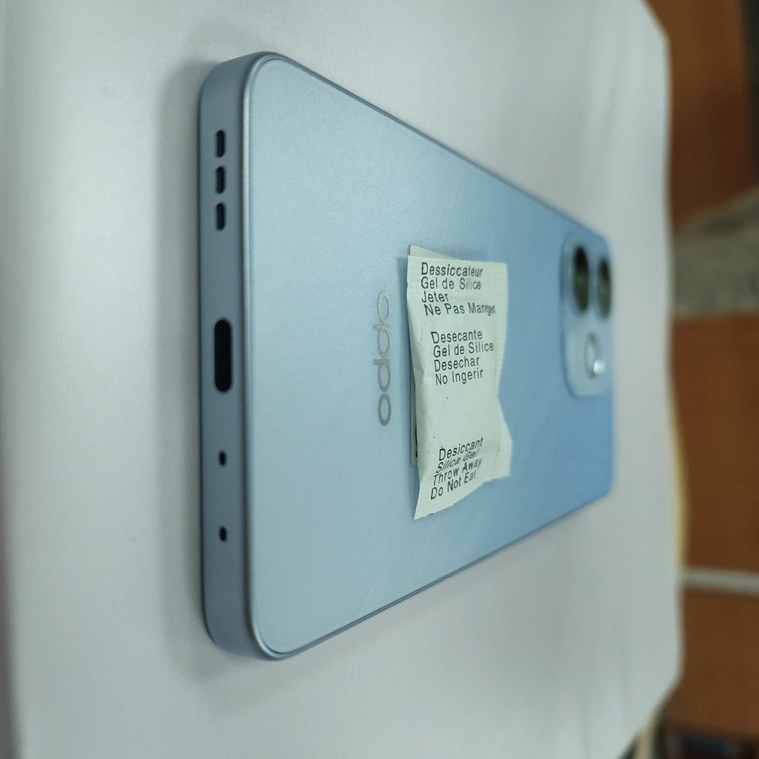 CELULAR OPPO  A5 PRO CPH2711 (2025) 256 GB 8 GB RAM (SEMINUEVO)