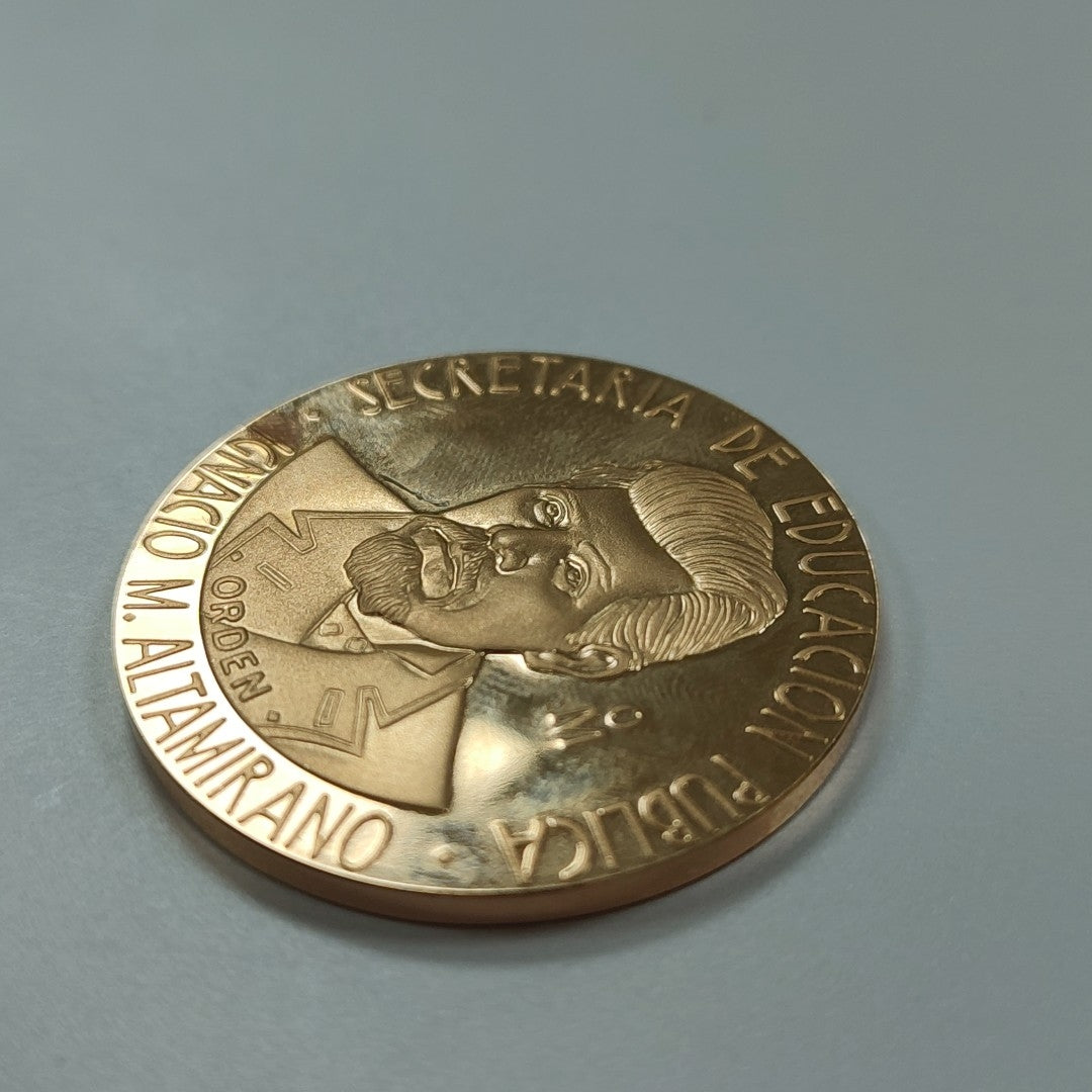 MEDALLA CONMEMORATIVA ORO 21 K 41,90 GRMS (SEMINUEVO)