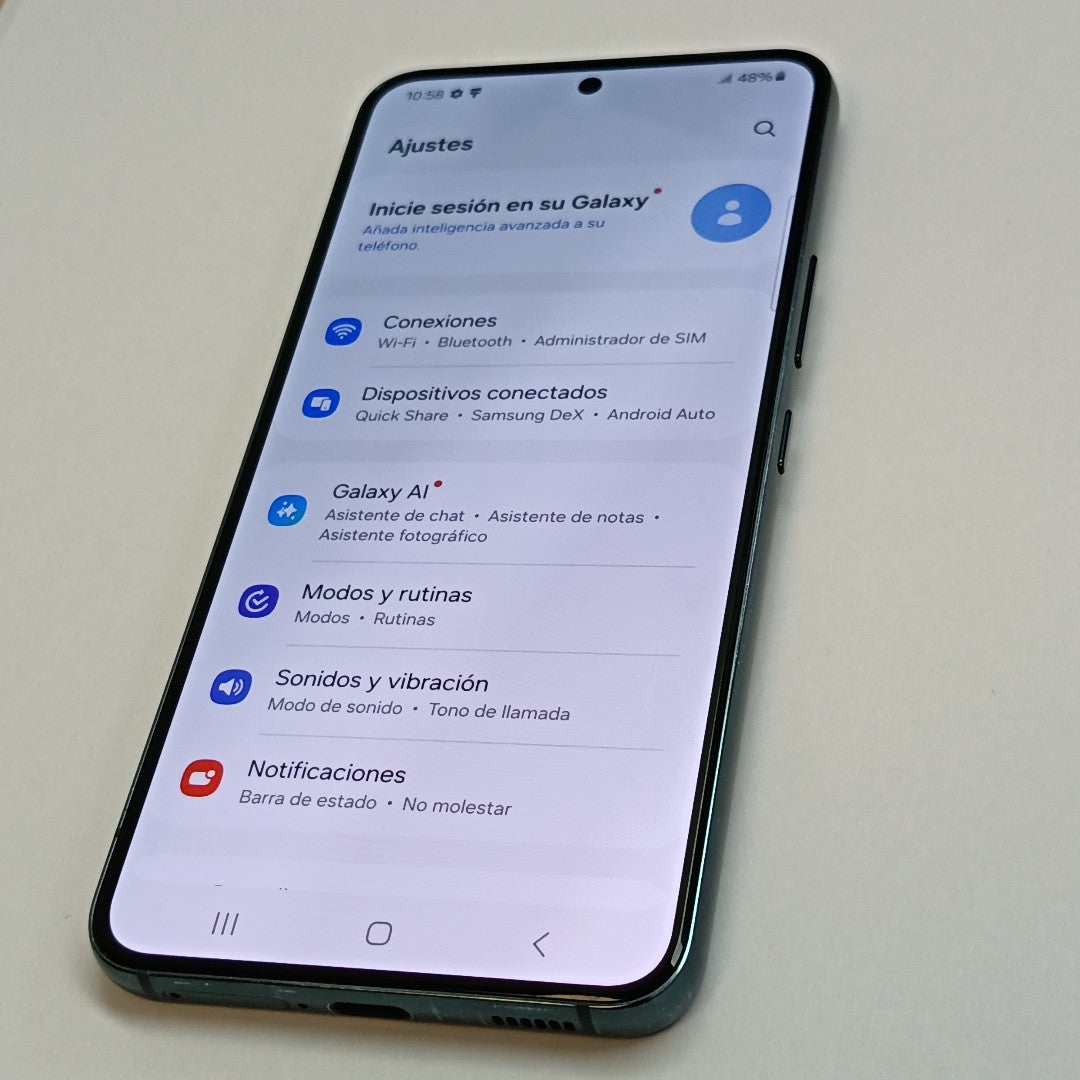 CELULAR SAMSUNG GALAXY S22 SM-S901E 256 GB 8 GB RAM (SEMINUEVO)