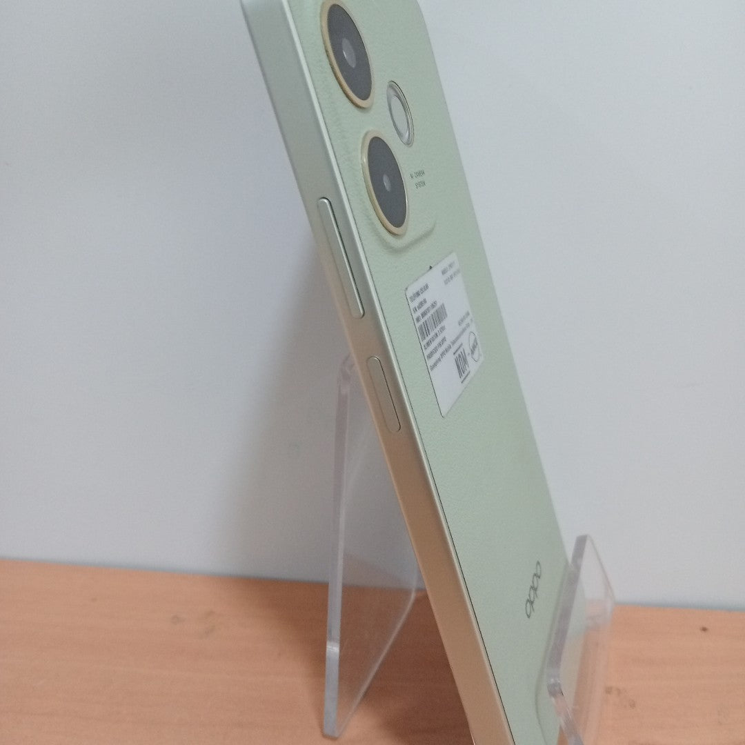 CELULAR OPPO  A5 PRO CPH2711 (2025) 256 GB 8 GB RAM (SEMINUEVO)