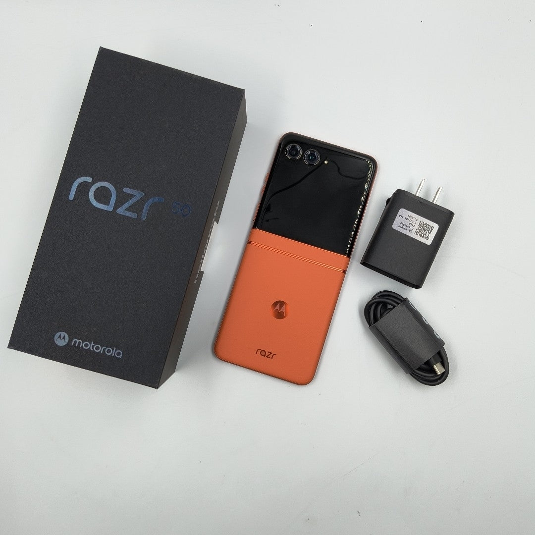 CELULAR MOTOROLA RAZR 50 5G XT2453-1 512 GB 12 GB RAM (SEMINUEVO)