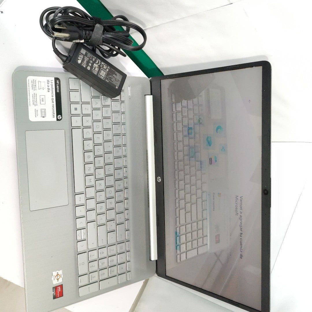 LAPTOP HP 15-EF1501LA (2022) 256 GB SSD 8 GB RAM (SEMINUEVO)