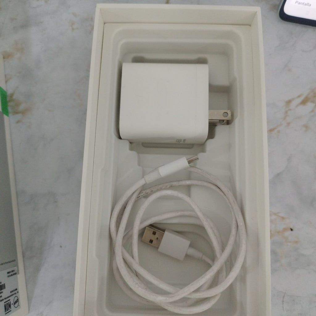 CELULAR OPPO  A5 PRO CPH2711 (2025) 256 GB 8 GB RAM (SEMINUEVO)