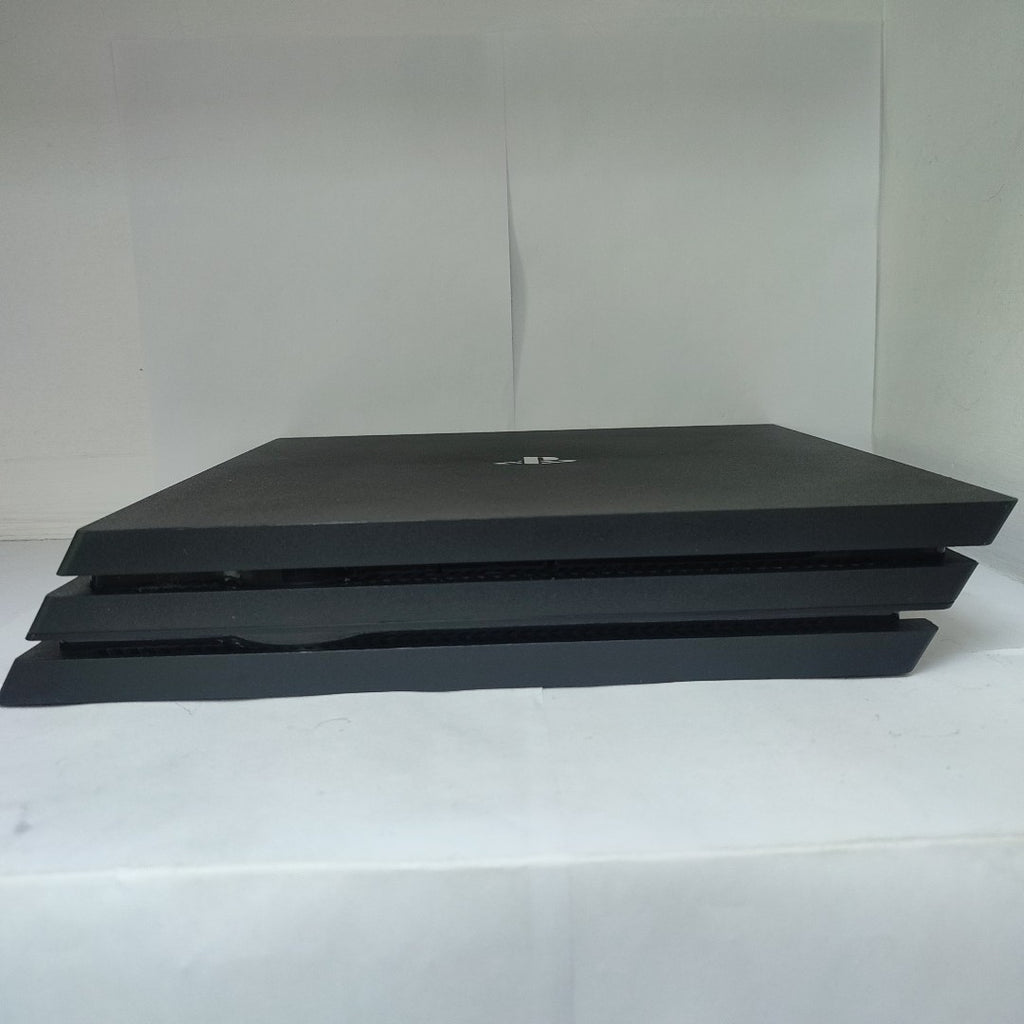 CONSOLA DE VIDEOJUEGO SONY PS4 PRO 1 TB (SEMINUEVO)