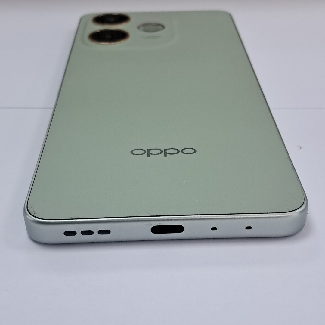 CELULAR OPPO  A5 PRO CPH2711 (2025) 256 GB 8 GB RAM (SEMINUEVO)