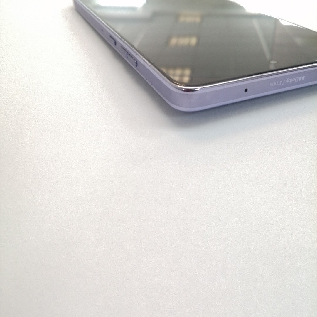 CELULAR MOTOROLA MOTO G86 XT2527-1 (2025) 256 GB 8 GB RAM (SEMINUEVO)