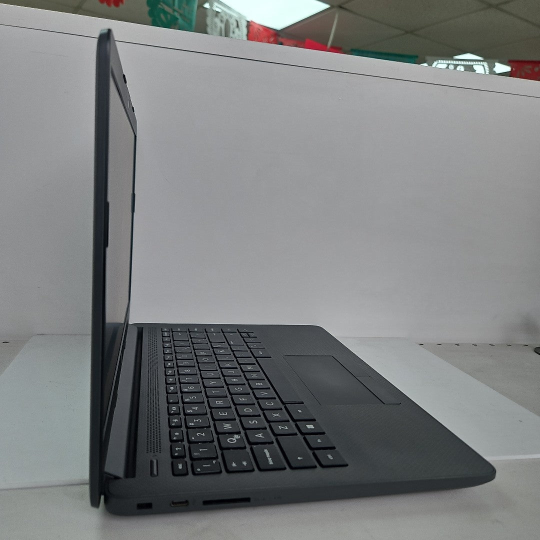 LAPTOP HP 245 G9 (2023) 512 GB SSD 16 GB RAM (SEMINUEVO)