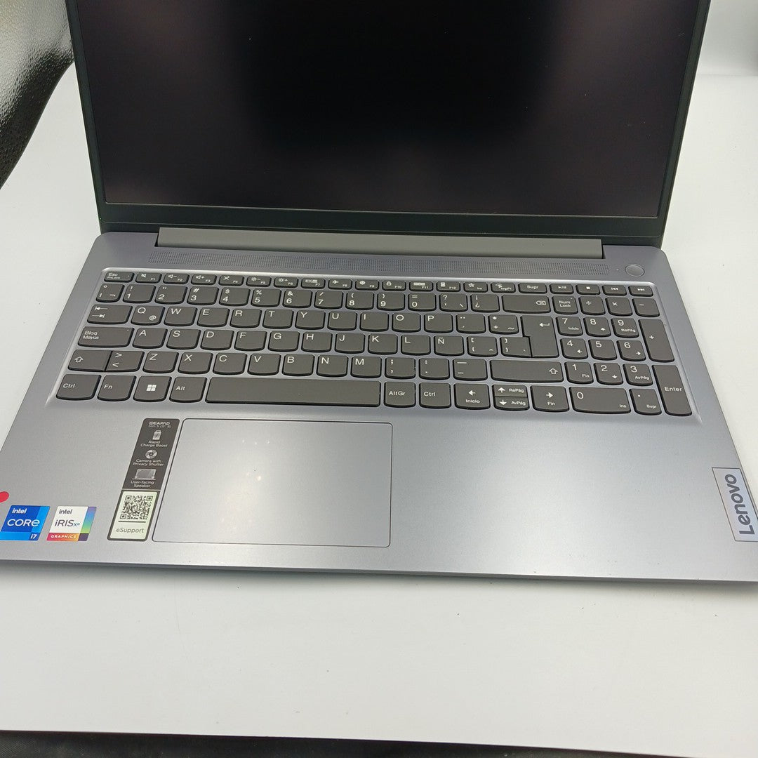 LAPTOP LENOVO IDEAPAD SLIM 3 15IRU8 (2023) 1 TB SSD 16 GB RAM (SEMINUEVO)