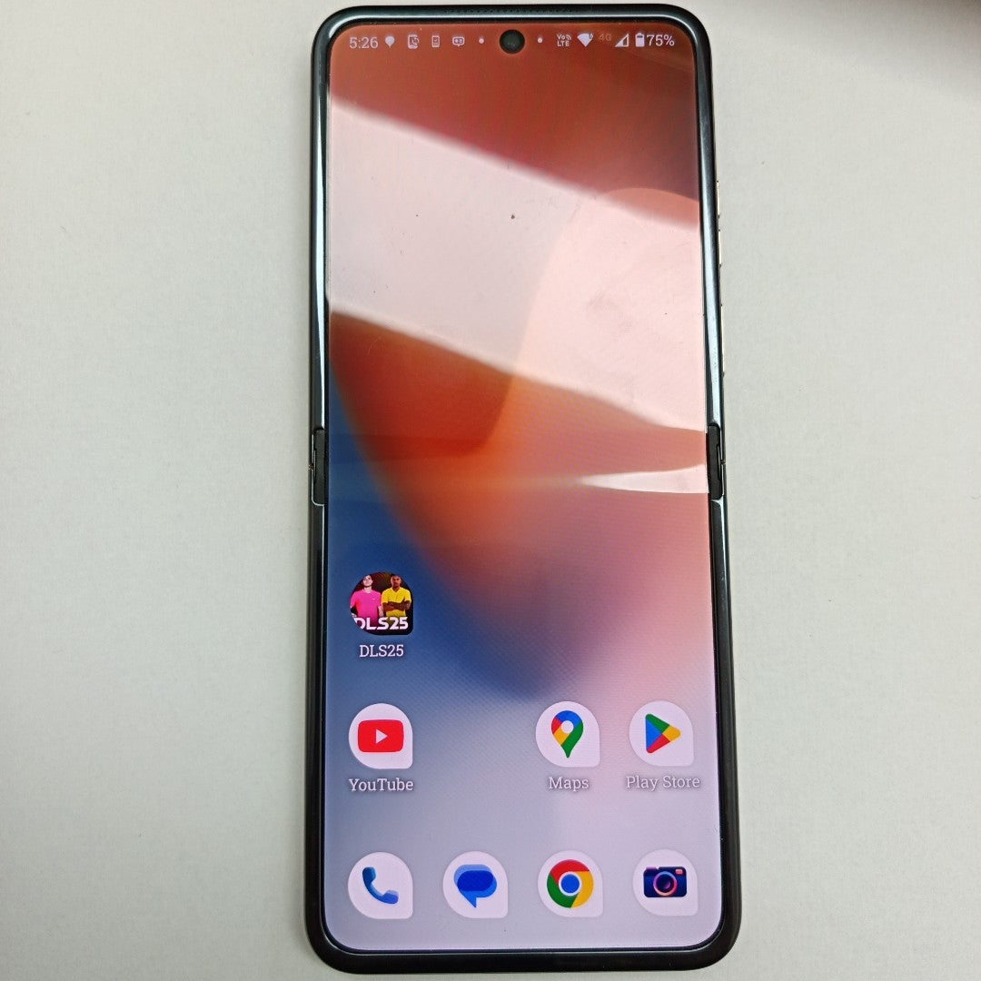 CELULAR MOTOROLA RAZR 50 5G XT2453-1 512 GB 12 GB RAM (SEMINUEVO)