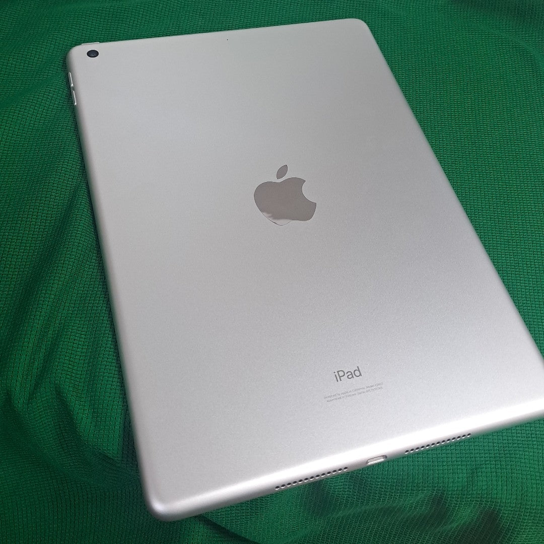 TABLETA APPLE IPAD 9 A2602 64 GB 3 GB RAM (SEMINUEVO)