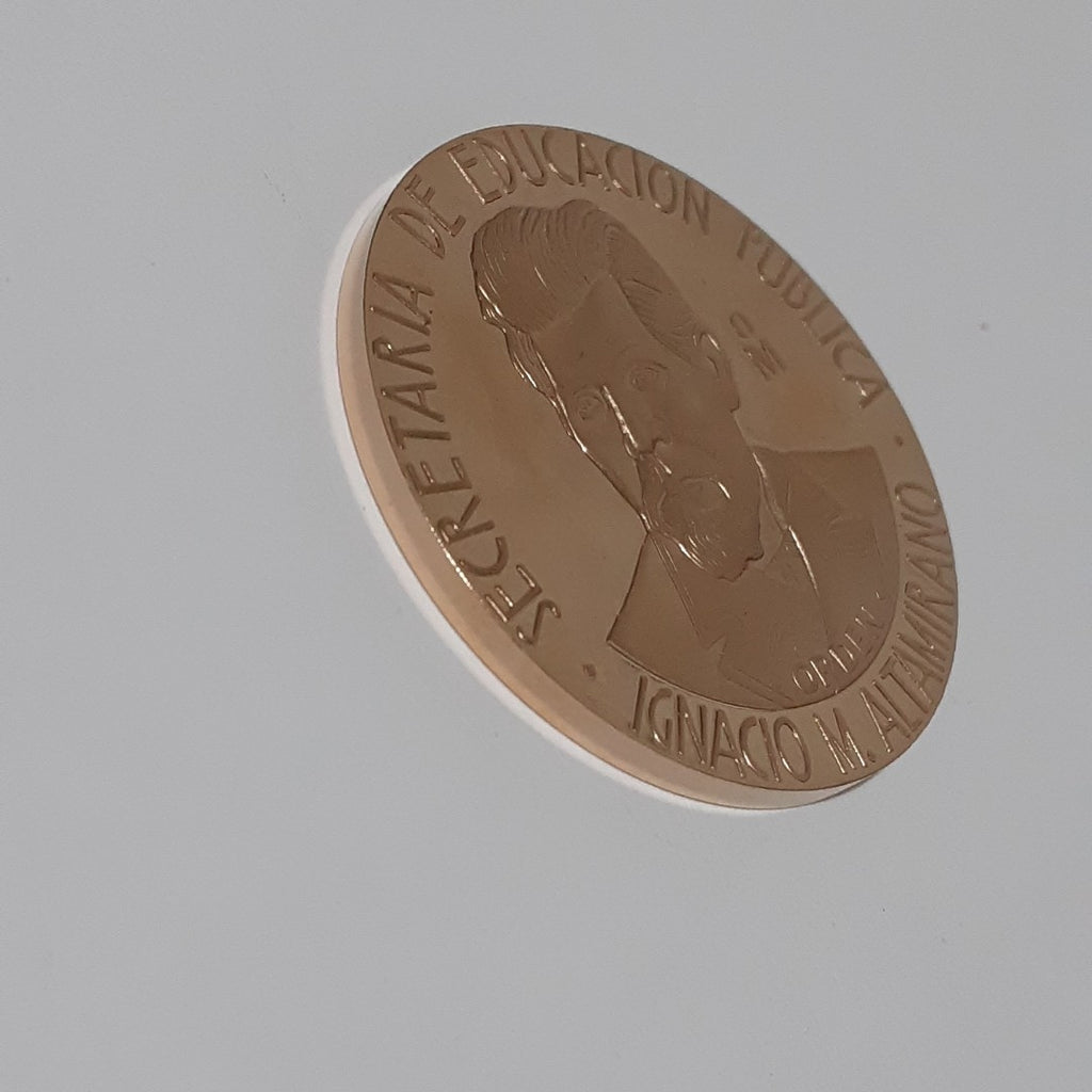 MEDALLA CONMEMORATIVA ORO 21 K 42,00 GRMS (SEMINUEVO)