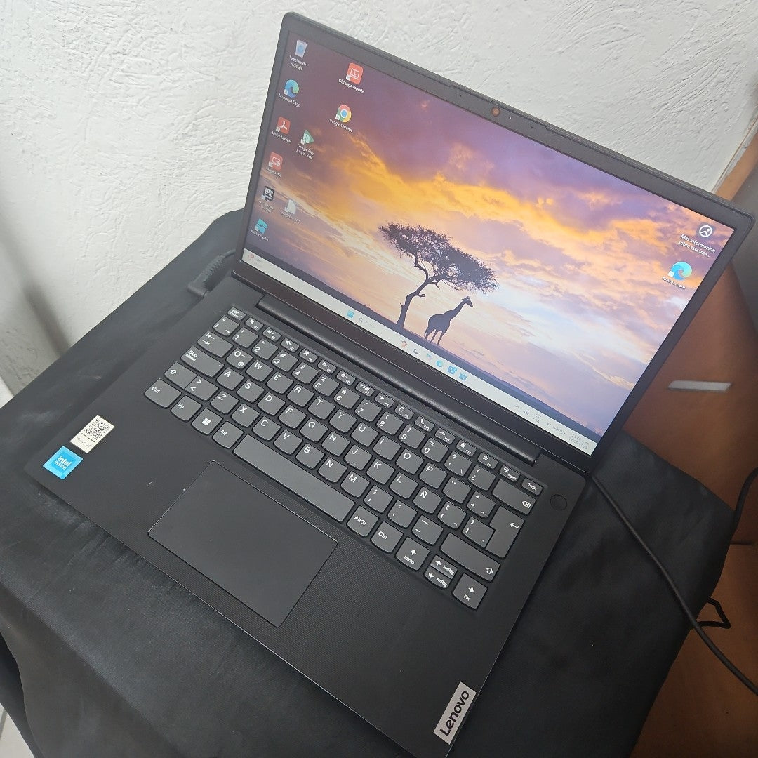 LAPTOP LENOVO V14 G2 IJL (2024) 256 GB SSD 4 GB RAM (SEMINUEVO)