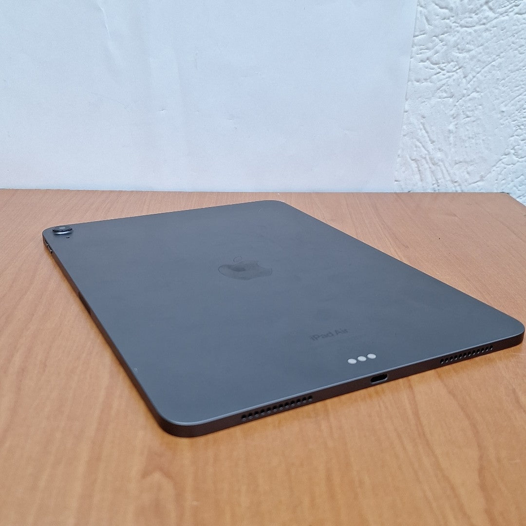 TABLETA APPLE IPAD AIR 5 A2588 256 GB 8 GB RAM (SEMINUEVO)