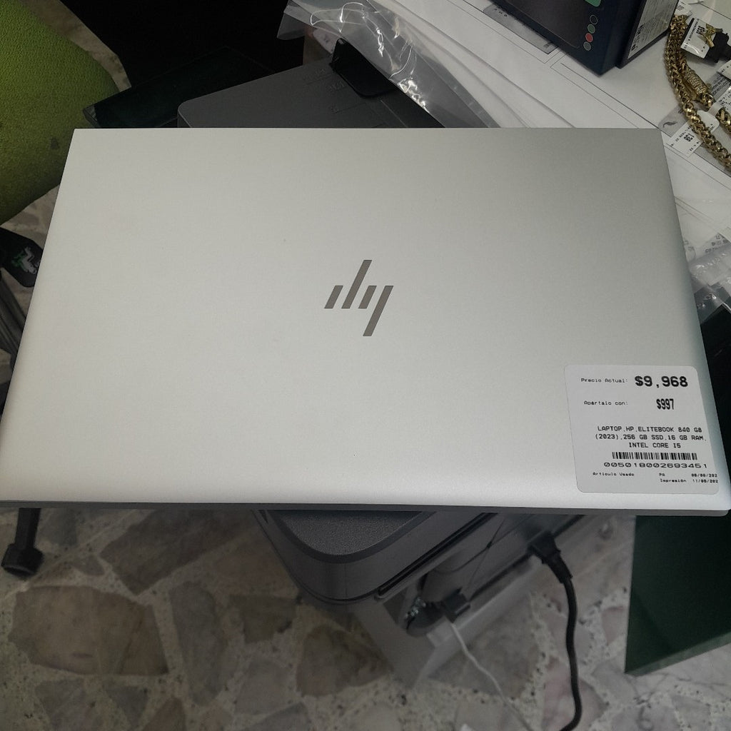 LAPTOP HP ELITEBOOK 840 G8 (2023) 256 GB SSD 16 GB RAM (SEMINUEVO)