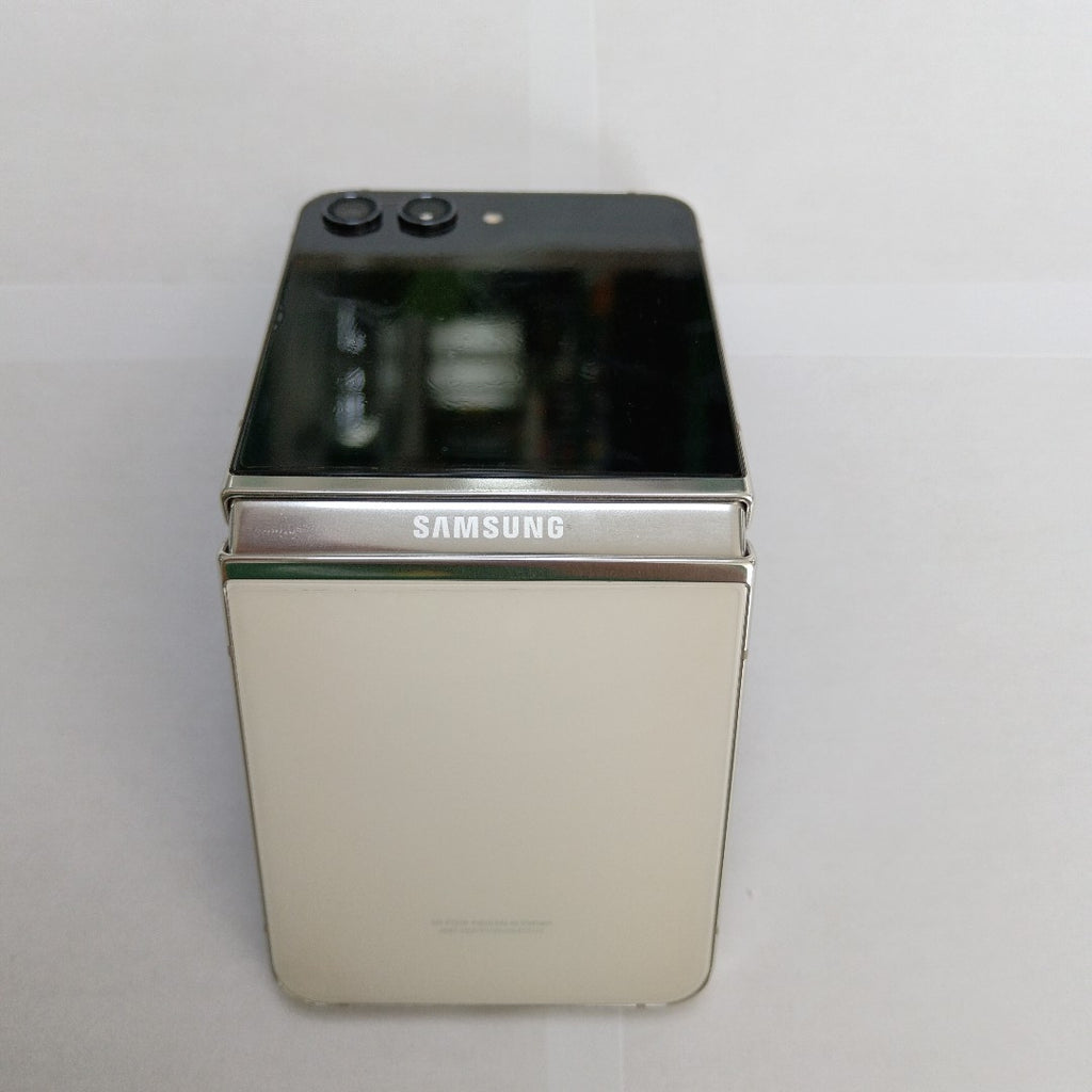 CELULAR SAMSUNG GALAXY Z FLIP 5 SM-F731B (2023) 512 GB 8 GB RAM (SEMINUEVO)