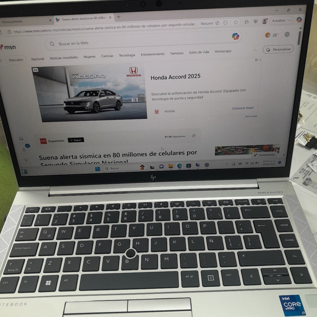 LAPTOP HP ELITEBOOK 840 G8 (2023) 256 GB SSD 16 GB RAM (SEMINUEVO)