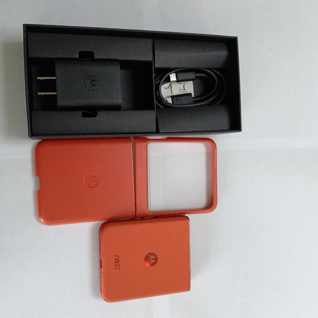 CELULAR MOTOROLA RAZR 50 5G XT2453-1 512 GB 12 GB RAM (SEMINUEVO)