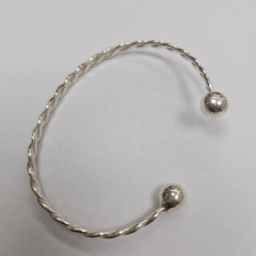 PULSERA RIGIDA PLATA 9,50 GRMS (SEMINUEVO)
