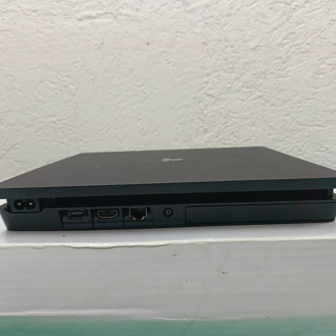 CONSOLA DE VIDEOJUEGO SONY PS4 SLIM 1 TB (SEMINUEVO)