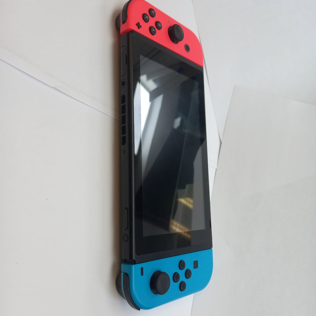 CONSOLA DE VIDEOJUEGO NINTENDO SWITCH 32 GB (SEMINUEVO)