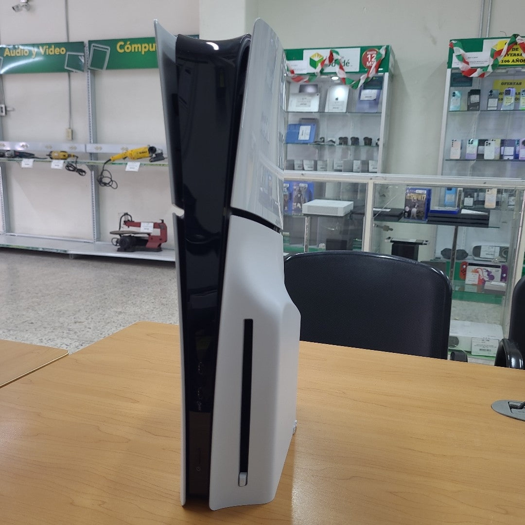 CONSOLA DE VIDEOJUEGO SONY PS5 SLIM 1 TB SSD (SEMINUEVO)