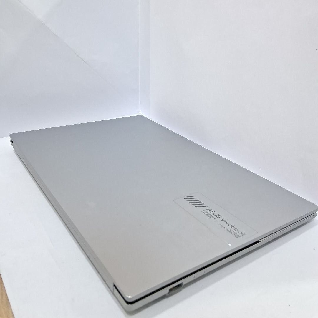 LAPTOP ASUS VIVOBOOK GO 15 E1504GA-NJ469W (2025) 512 GB SSD 8 GB RAM (SEMINUEVO)
