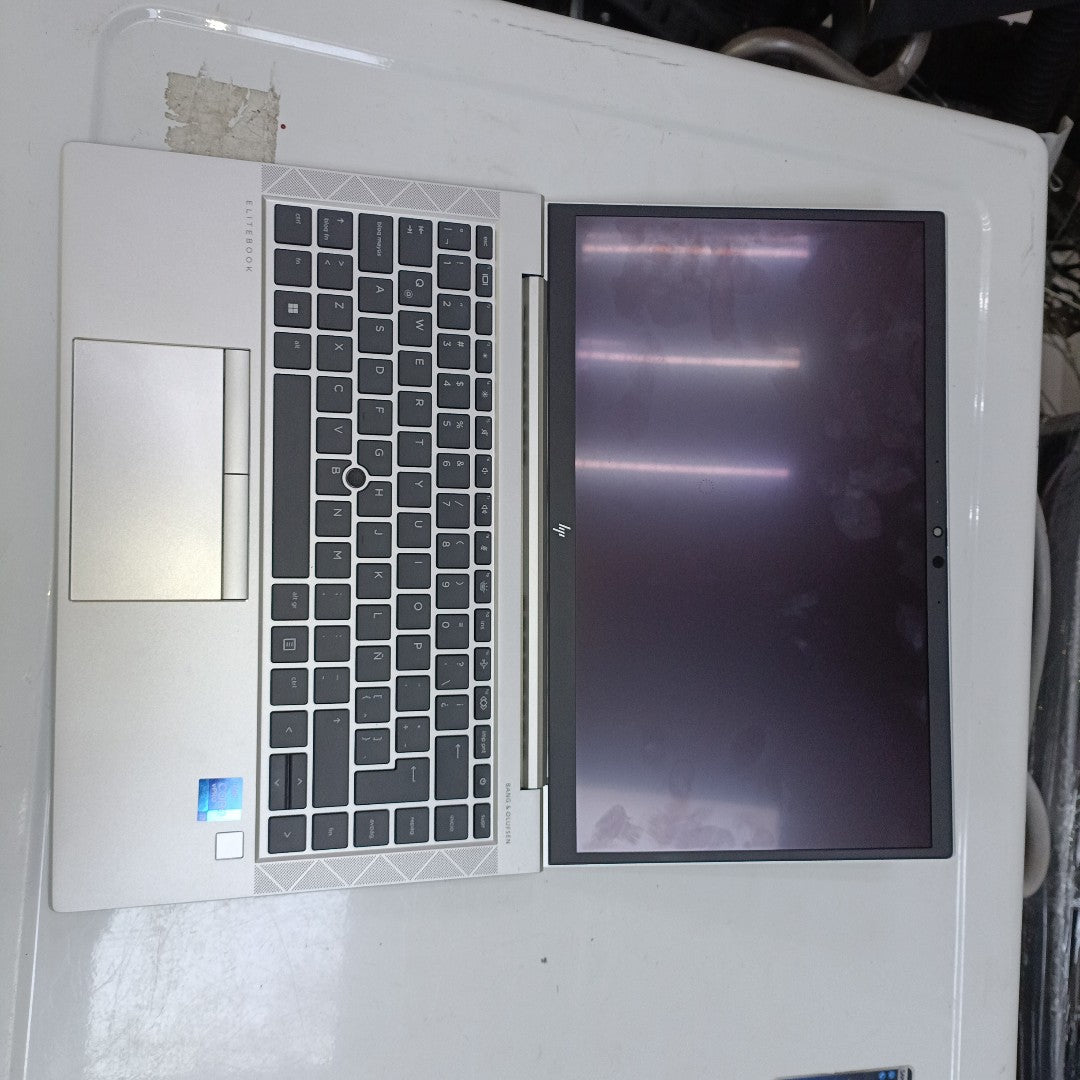 LAPTOP HP ELITEBOOK 840 G8 (2023) 256 GB SSD 16 GB RAM (SEMINUEVO)
