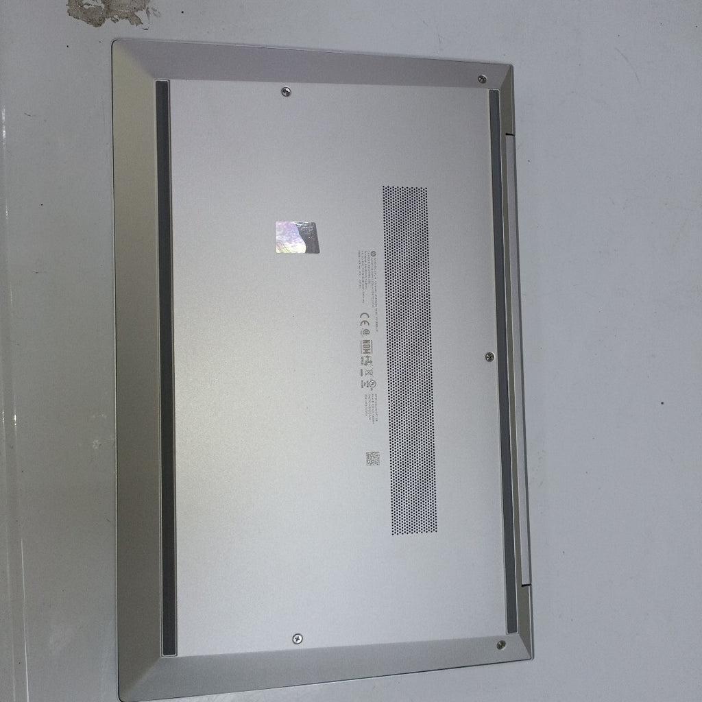 LAPTOP HP ELITEBOOK 840 G8 (2023) 256 GB SSD 16 GB RAM (SEMINUEVO)