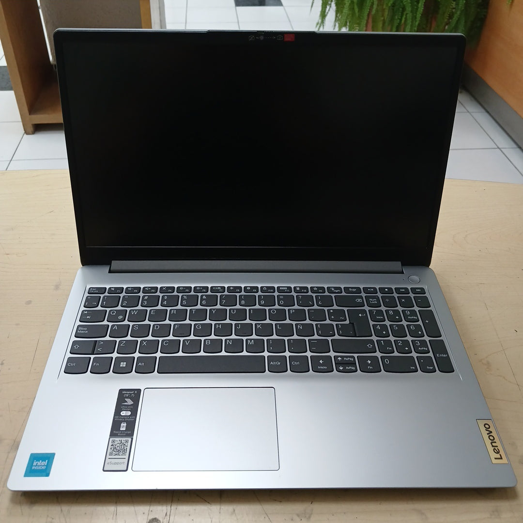LAPTOP LENOVO IDEAPAD 1 15IGL7 (2023) 256 GB SSD 8 GB RAM (SEMINUEVO)