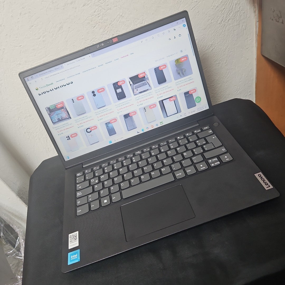 LAPTOP LENOVO V14 G2 IJL (2023) 256 GB SSD 4 GB RAM (SEMINUEVO)