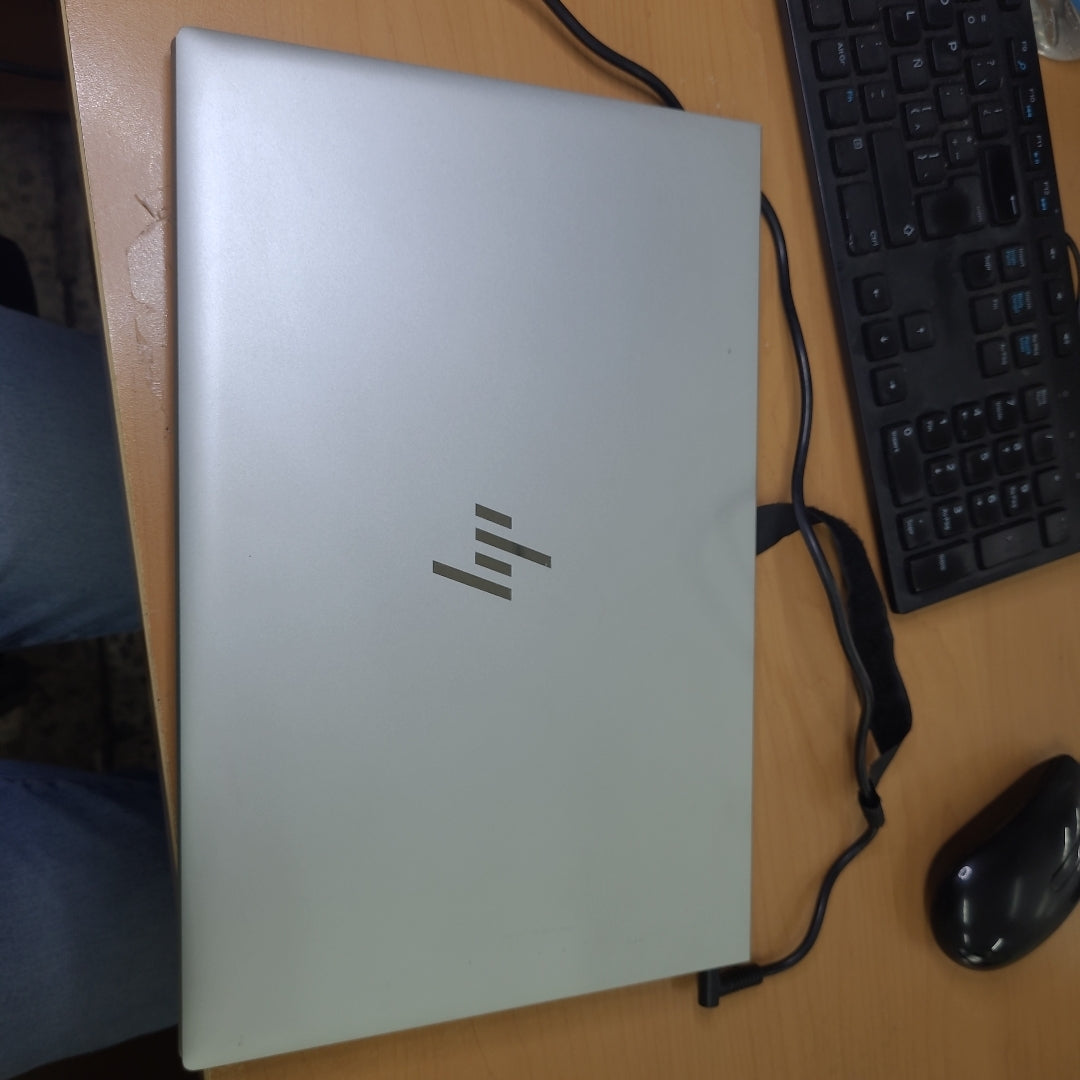 LAPTOP HP ELITEBOOK 840 G8 (2023) 256 GB SSD 16 GB RAM (SEMINUEVO)