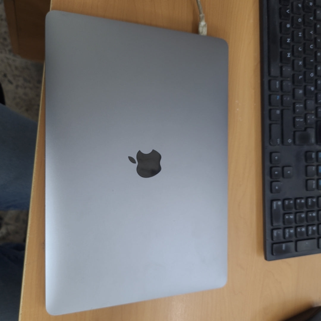LAPTOP APPLE MACBOOK PRO 13" 2020 3.2 A2338 256 GB SSD 8 GB RAM (SEMINUEVO)