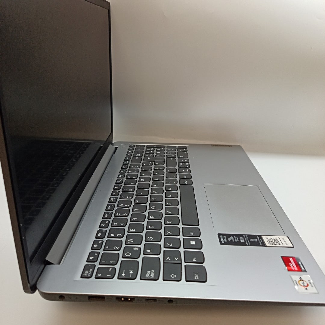 LAPTOP LENOVO IDEAPAD 1 15AMN7 (2023) 256 GB SSD 8 GB RAM (SEMINUEVO)