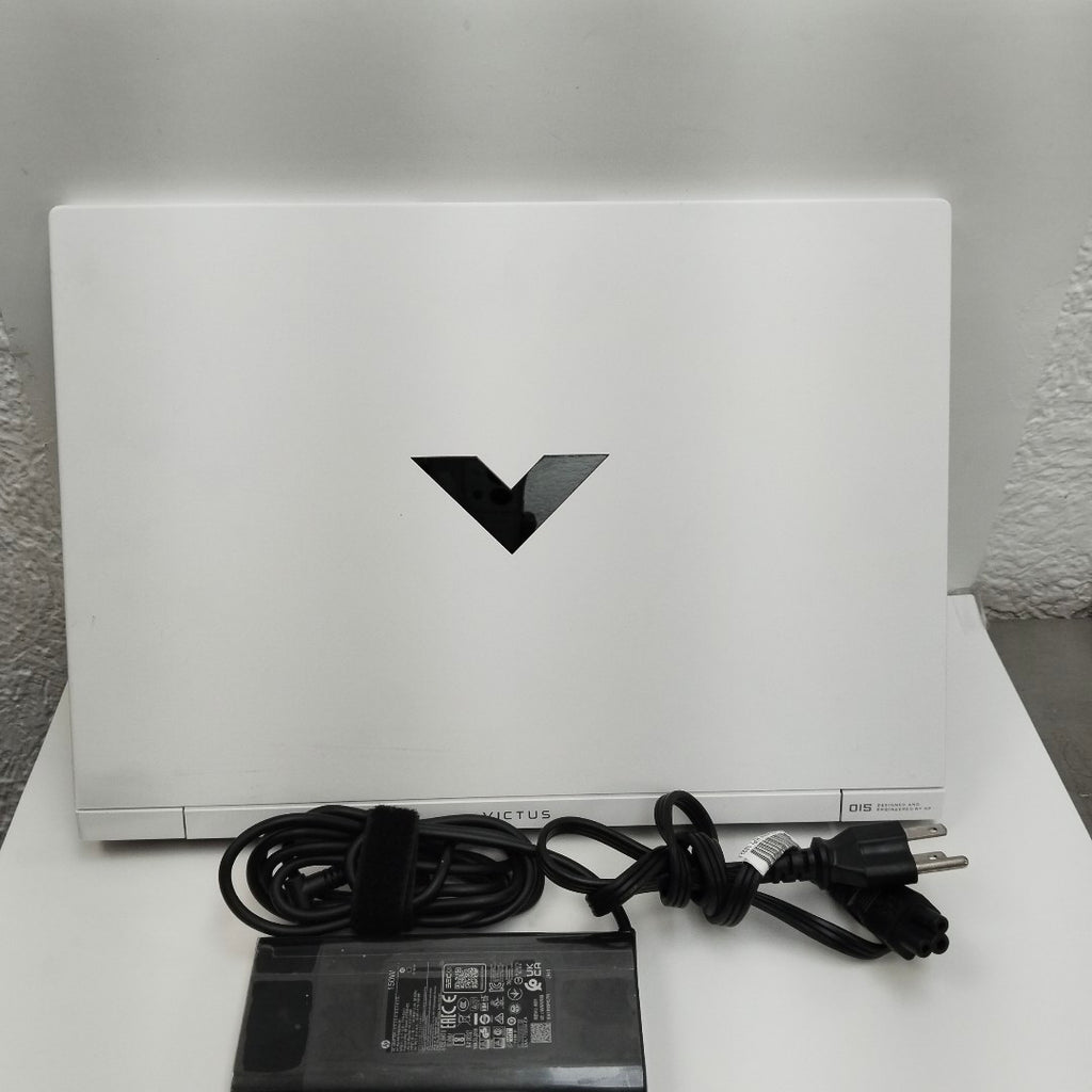 LAPTOP HP VICTUS 15-FB0106LA (2023) 256 GB SSD 8 GB RAM (SEMINUEVO)