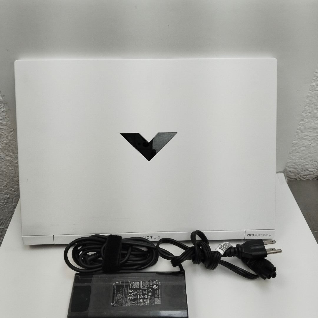 LAPTOP HP VICTUS 15-FB0106LA (2023) 256 GB SSD 8 GB RAM (SEMINUEVO)