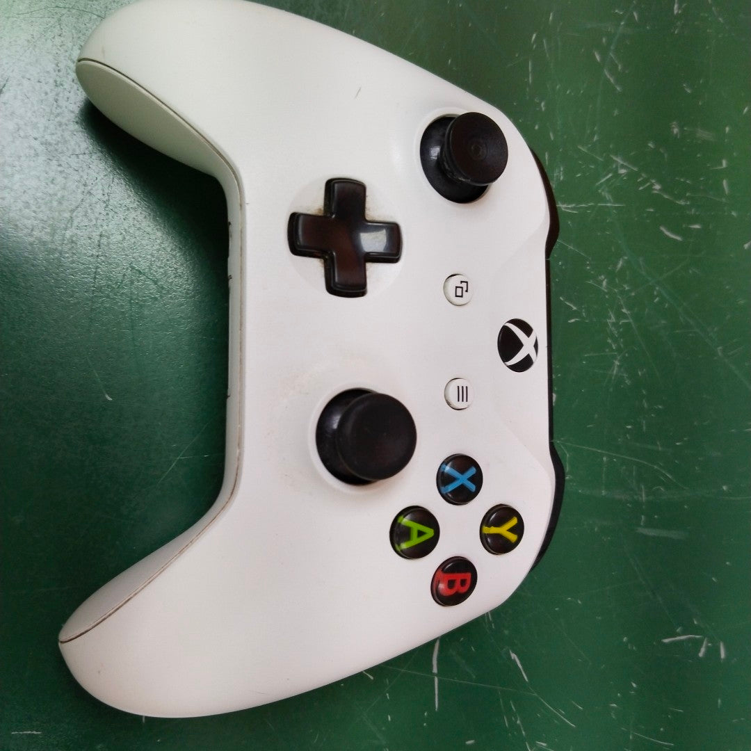 CONSOLA DE VIDEOJUEGO MICROSOFT XBOX ONE S 1 TB