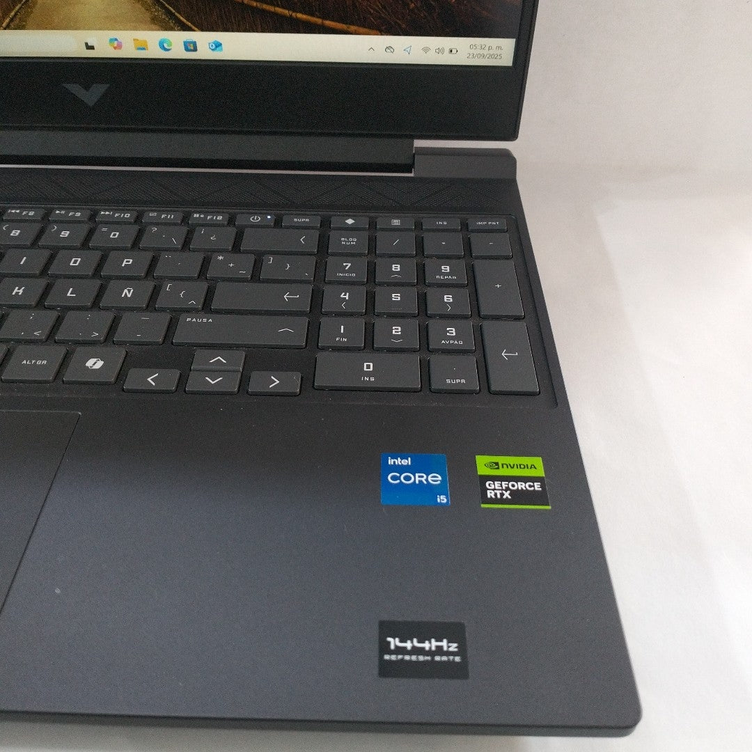LAPTOP HP VICTUS 15-FA270LA (2025) 512 GB SSD 16 GB RAM (SEMINUEVO)