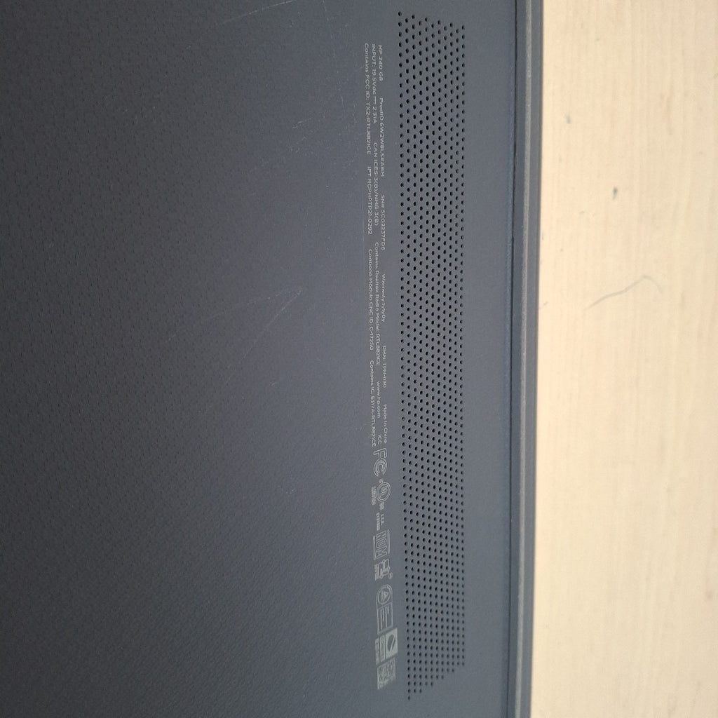 LAPTOP HP 240 G8 (2021) 500 GB  4 GB RAM (SEMINUEVO)