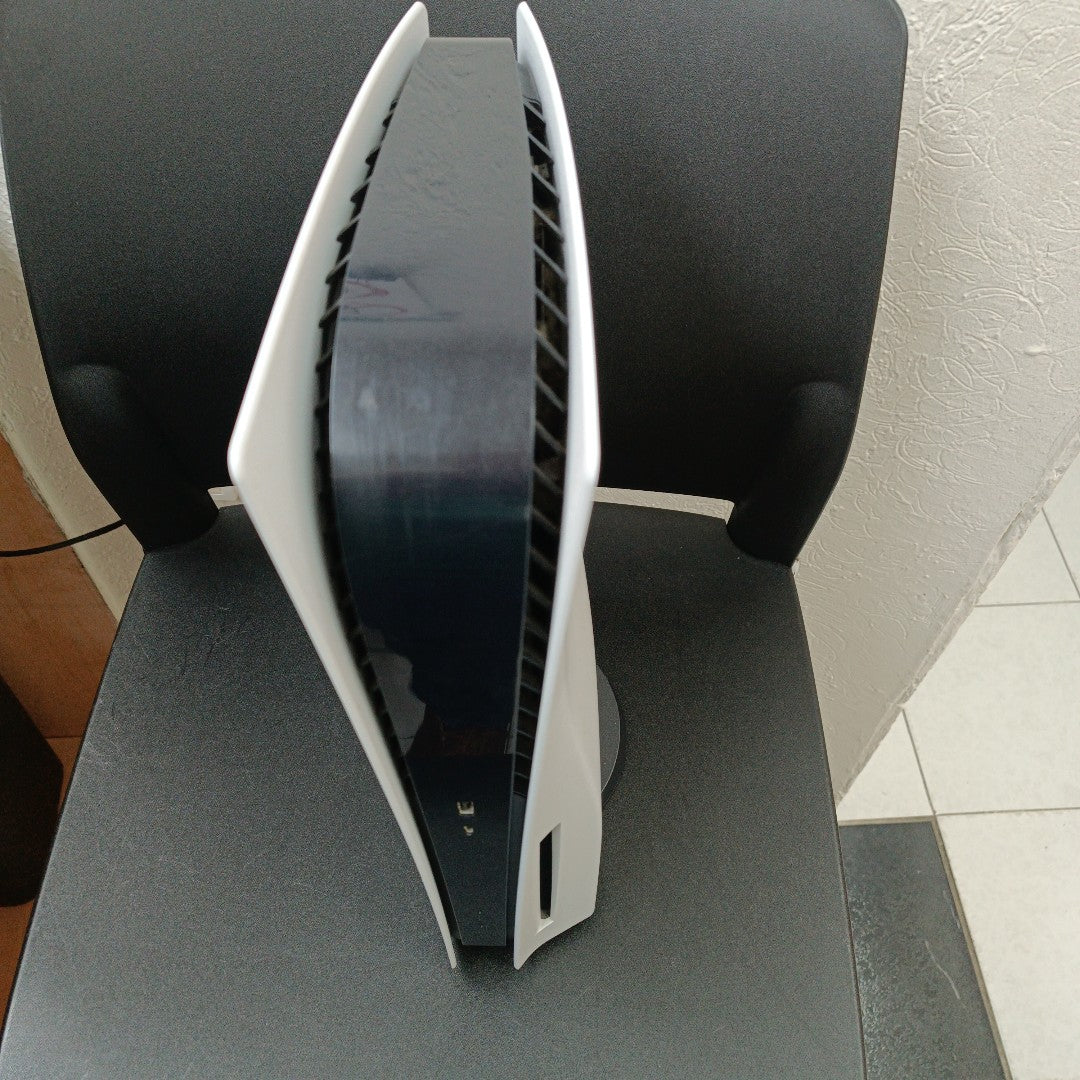 CONSOLA DE VIDEOJUEGO SONY PS5 825 SSD (SEMINUEVO)